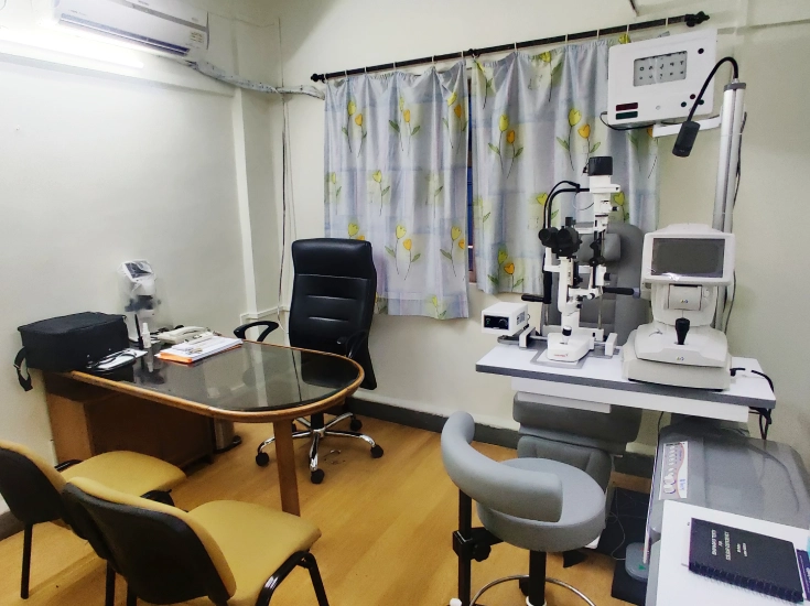 Dr Nandita Rane|Eye Doctor Chembur|Clinic Machines